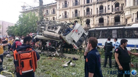 Число погибших при взрыве в Стамбуле достигло 11 человек (ФОТО, ВИДЕО)