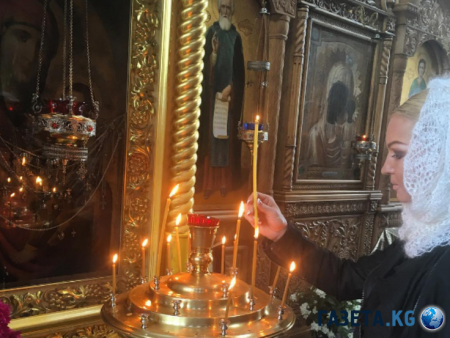 «Дети, голая ж… и храм» — Анастасия Волочкова опять привела в ярость поклонников